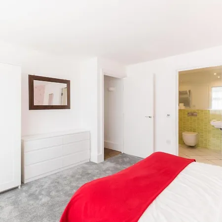 Newhall Skyline Views Centre Apartment