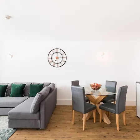 Newhall Skyline Views Centre Apartment Birmingham